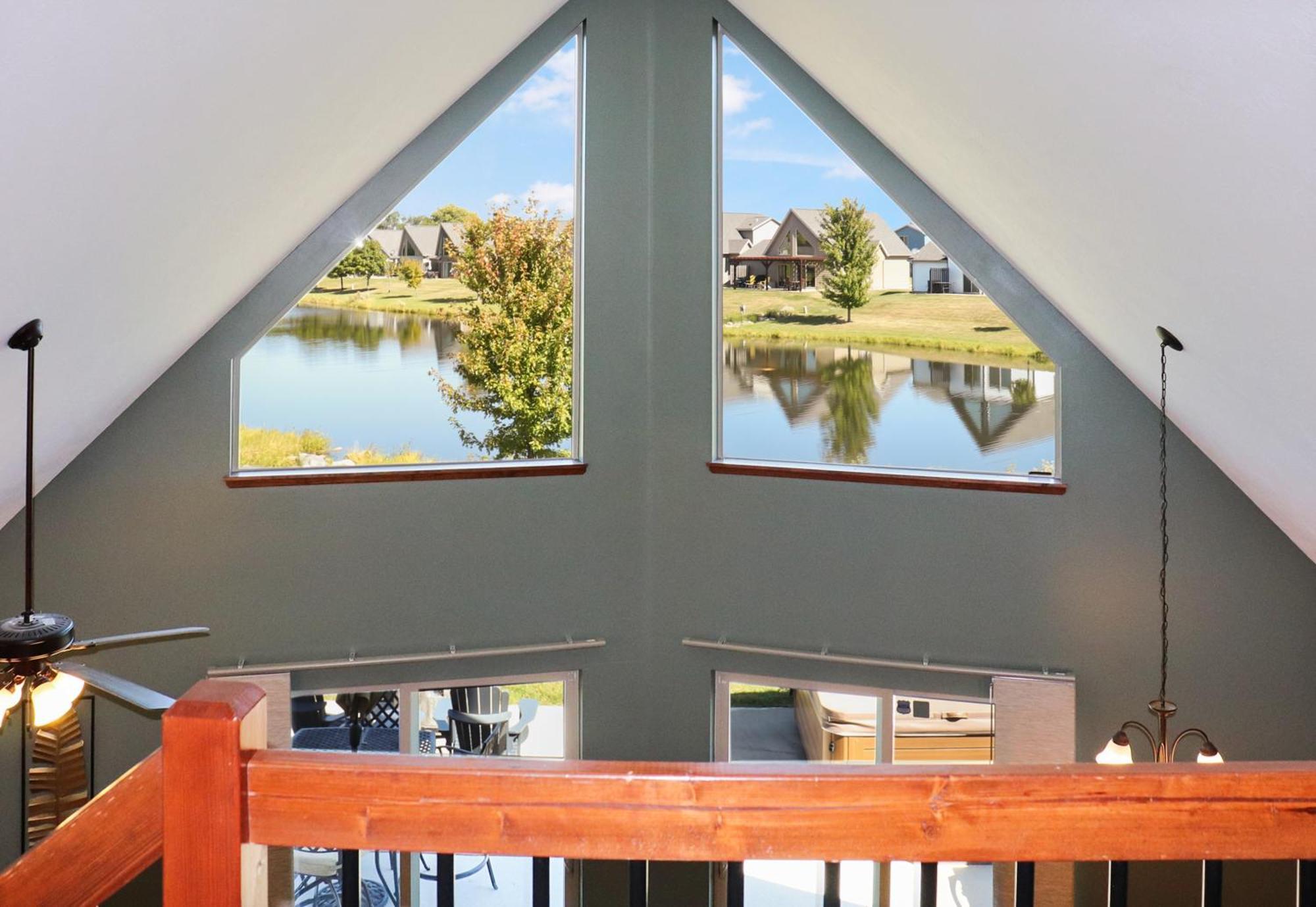 Boho Bungalow On The Pond W/ Hot Tub Arnolds Park Exterior photo